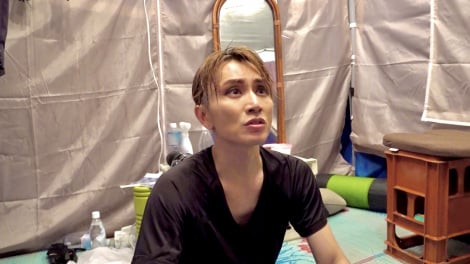 公演後、楽屋テントでの安田章大(C)日本テレビ