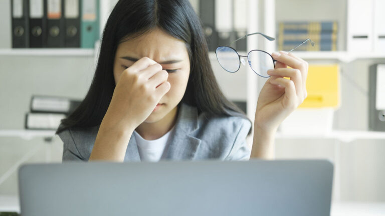 デジタル社会において「デジタル眼精疲労」から目を守る方法とは？ – GIGAZINE