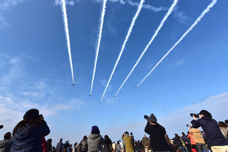 【イベント告知】丸亀城や瀬戸大橋上空をブルーインパルスが飛行 – デジカメ Watch