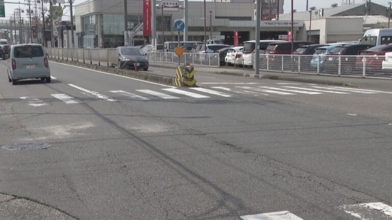 右折トラックと直進のバイクが衝突　バイクの19歳男性死亡　愛知・一宮市の信号交差点