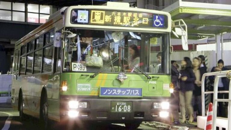 都営バスに9歳置き去り 点検怠る