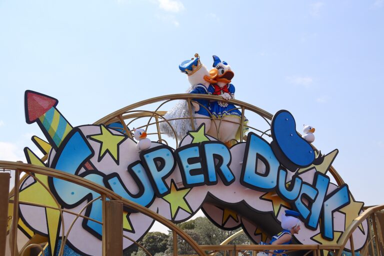 ディズニー、ドナルドが主役の新パレード「クワッキーセレブレーション★ドナルド・ザ・レジェンド！」を撮り下ろしで紹介 – GAME Watch