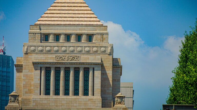 トランプ関税に補正予算 政府検討