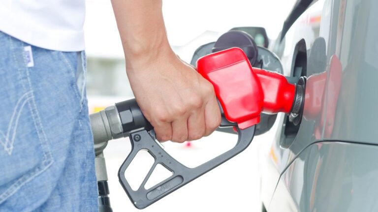 ガソリン価格 過去2番目の高水準