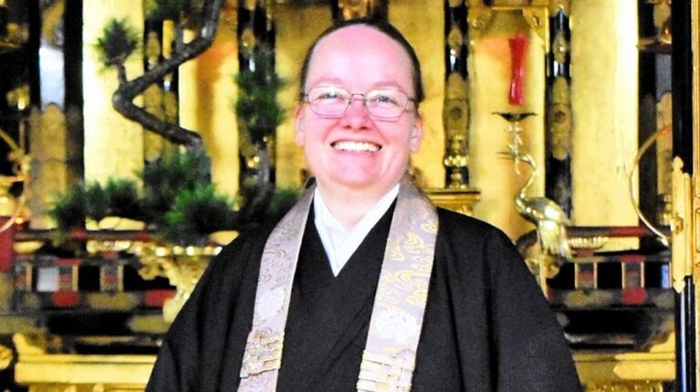 母が安楽死 仏門入ったスイス女性