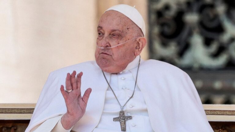 ローマ教皇 予告なしでミサ登場