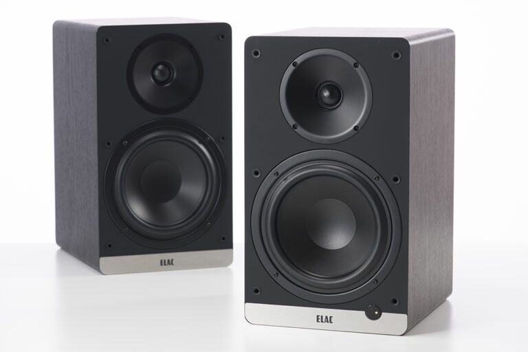 ELAC、eARC搭載のアクティブスピーカー「Debut ConneX DCB61」。サブウーファー接続で2.1chも楽しめる