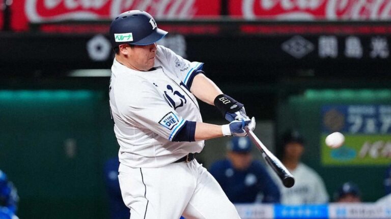 中村剛也が代打弾 22年連続のHR