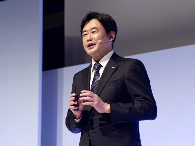 KDDI新社長「スタートアップに300億円」–新ファンド組成　海外VCにも出資