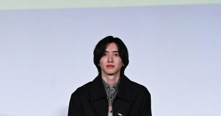 なにわ男子・道枝駿佑が“キャスター”阿部寛と対峙し「パワーがすごすぎて泣きそうになった」