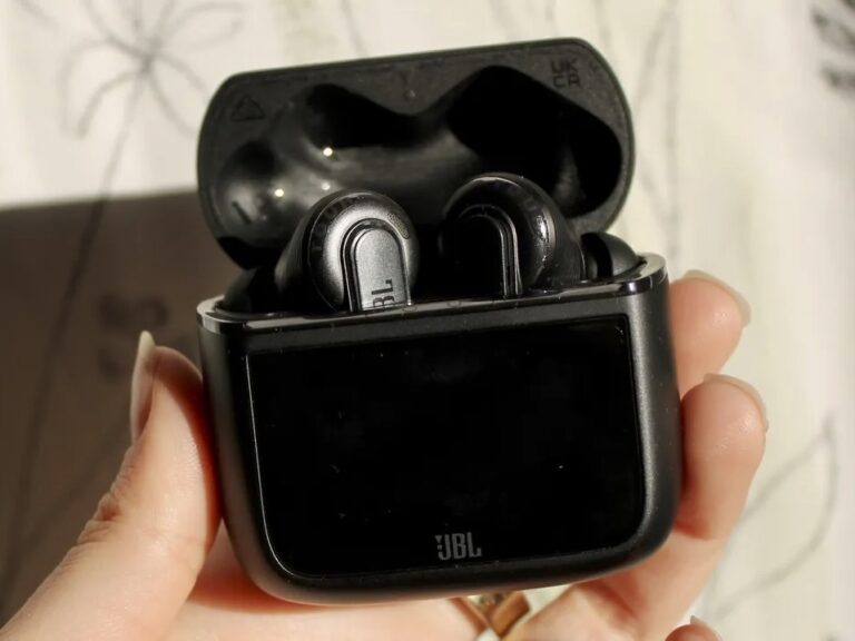このAirPods Pro 2にない機能を備えた「JBL」のイヤホンは、高音質で1週間電池が持続–欠点は