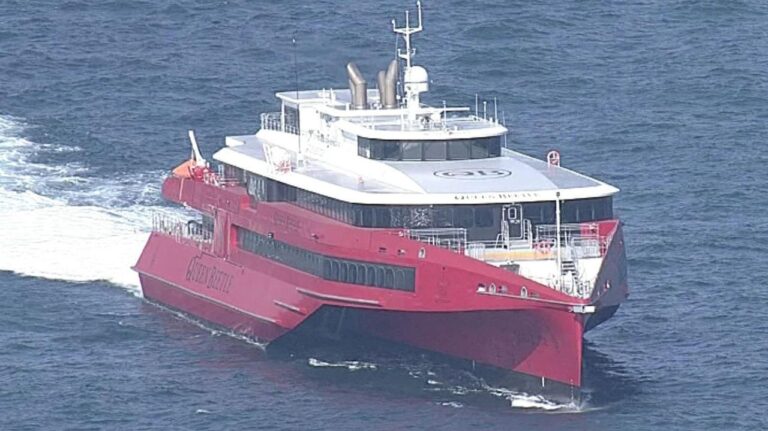 高速船浸水隠し 前社長ら書類送検