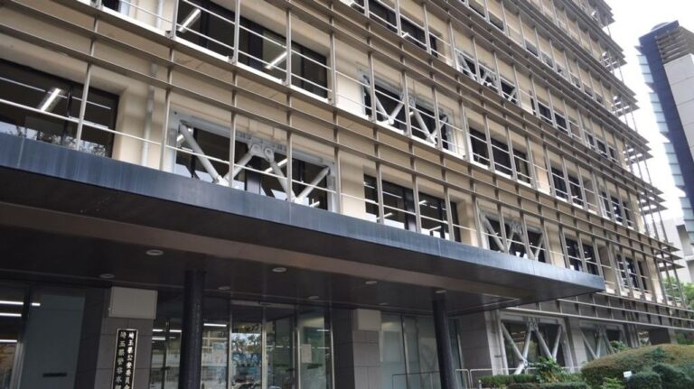 8年前に10代を性的暴行疑い 逮捕