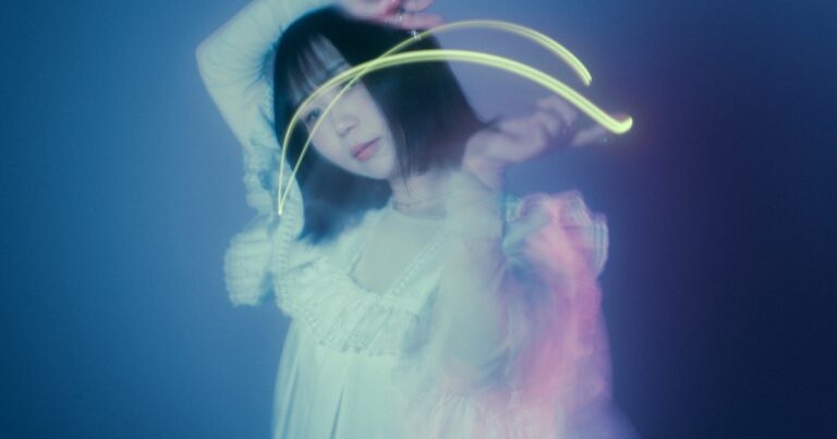 mekakusheが歌う大人の恋と葛藤「九龍ジェネリックロマンス」エンディング曲の配信スタート