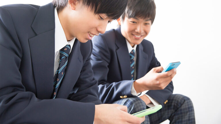 iPhoneと同期の今どき18歳　AIの登場で「2007年体制」は崩壊するか