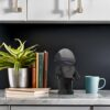 スプリンテーブルスタンドホルダー Amazon AlexaスマートスピーカーEcho Dot (第4世代と第5世代)とApple HomePod Mini、アストロヒーローロボットスタイル(ホワイト) - 画像 (6)
