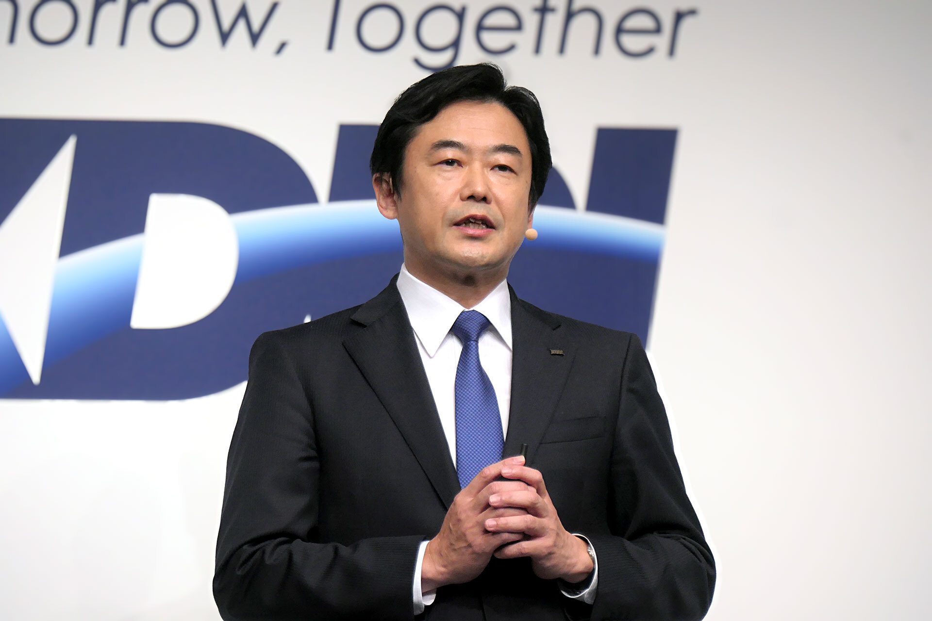KDDI新サービス発表会、料金値上げに松田社長「好循環のため」と理解を求める - ケータイ Watch