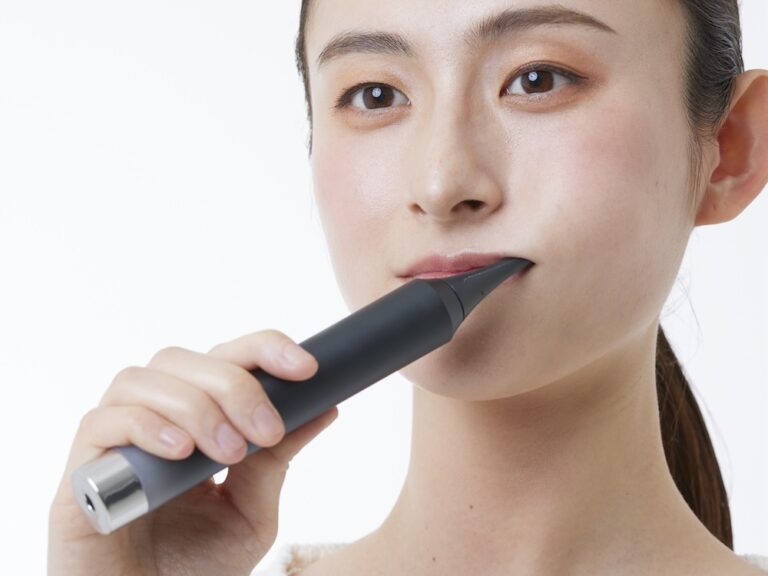 「ヤーマン、表情筋ケアもできる！電動歯ブラシ登場」