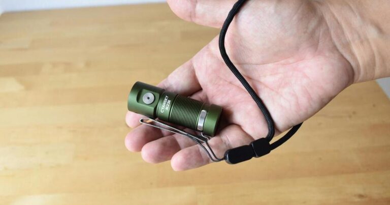 「乾電池サイズで驚きの明るさ！夜道の安心LEDライト」