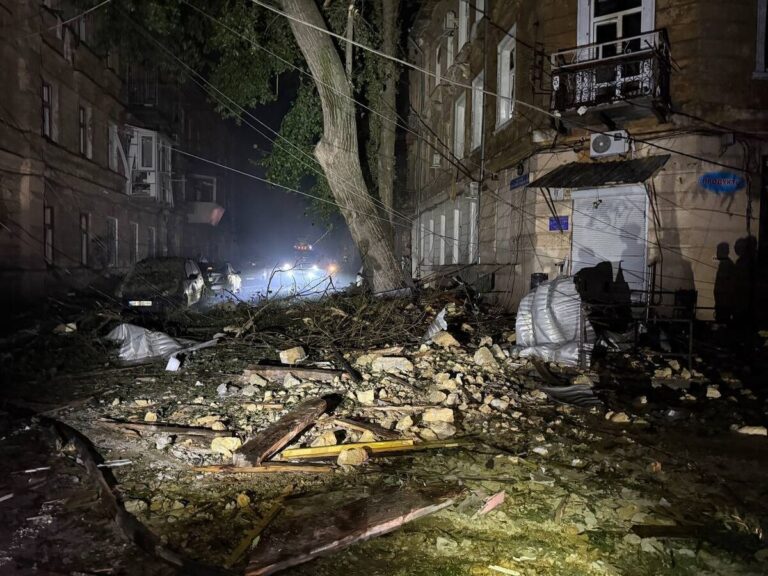 ロシア、キーウとオデーサを攻撃！北朝鮮製ミサイル投入