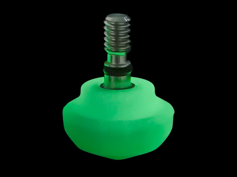 光る三脚！Leofotoの新「蛍石突」登場