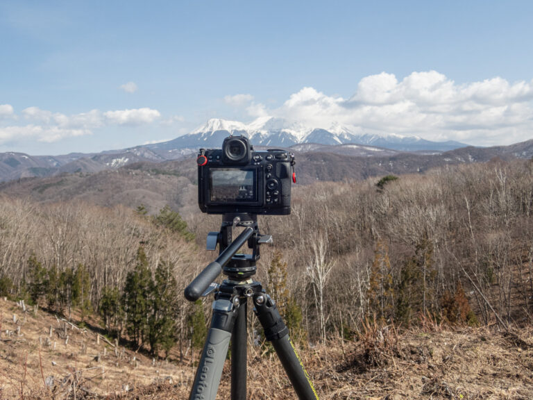「車中泊で楽しむ！ビデオ三脚のすすめ」