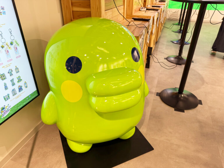 「たまごっちのプチプチおみせっち 祝！てんしょくフェア！ in OSHI BASE Harajuku」レポート。最新ゲームの試遊とショッピングを楽しめる