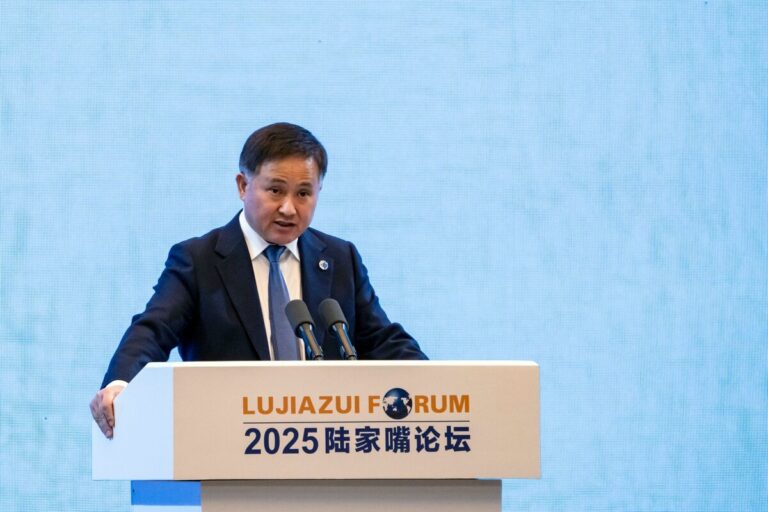 中国、ドル覇権崩壊へ！新通貨競争の行方とは？