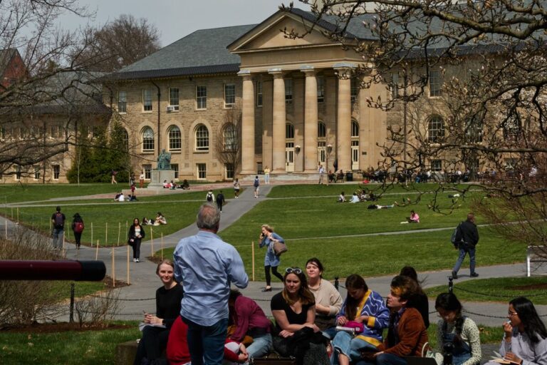 コーネル大が人員削減警告、資金難叫ぶ！