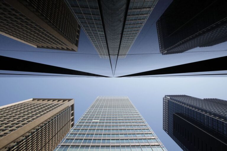 債券上昇、リスク回避の流れ！明日の入札が影響？