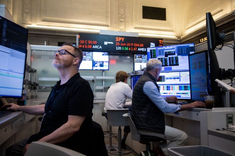 市場急変でも成功！分散投資が光る前半戦