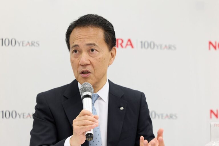 「野村HD社長、報酬12億円返上も歴代最高！」