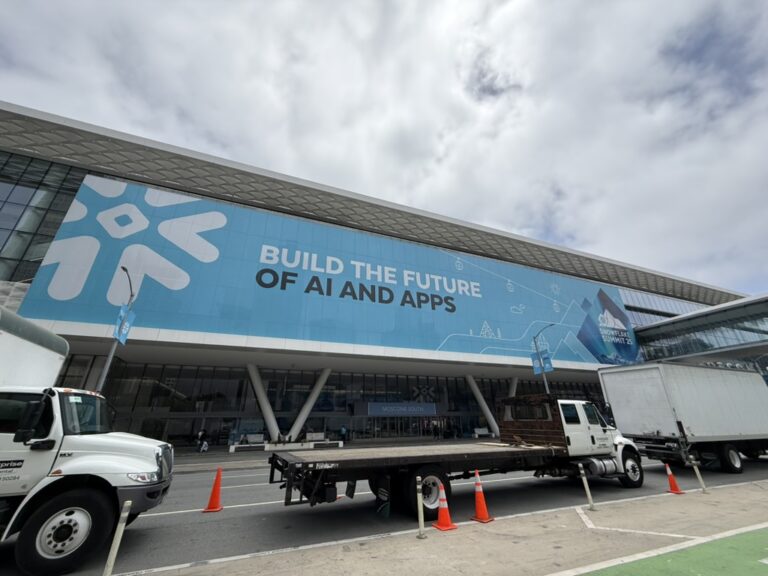 「Snowflake Summit 2025 現地参加の魅力！」