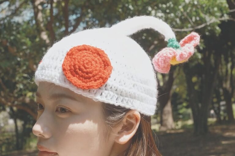 小芝風花の白ピクミン編み物🧶✨