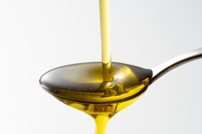 「健康オイル過剰摂取で脂肪増殖!?」