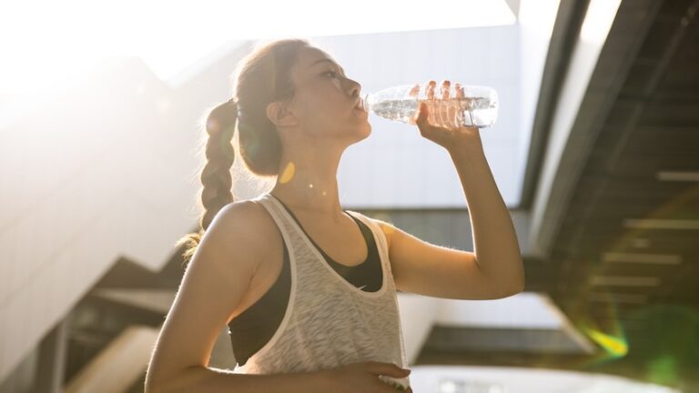 新社会人の約半数が飲料代増！「水」選ぶ理由とは？