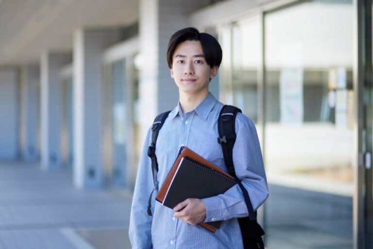 「大学進学で性格変わらず、慎重さはアップ！」