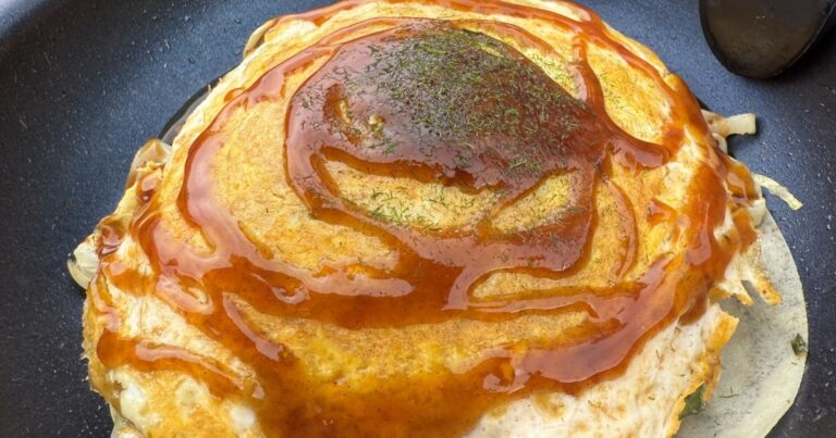 キャンプ飯に「お好み焼き」はアリかナシか？ スノーピーク×オタフクがコラボしたスペシャルキットでジャッジしてみる