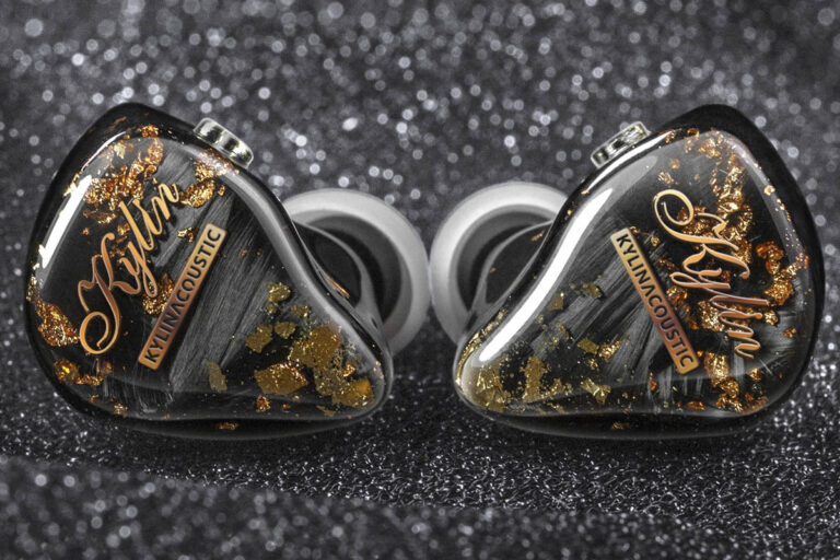 「Whizzerが8周年！4種切替イヤホン登場」