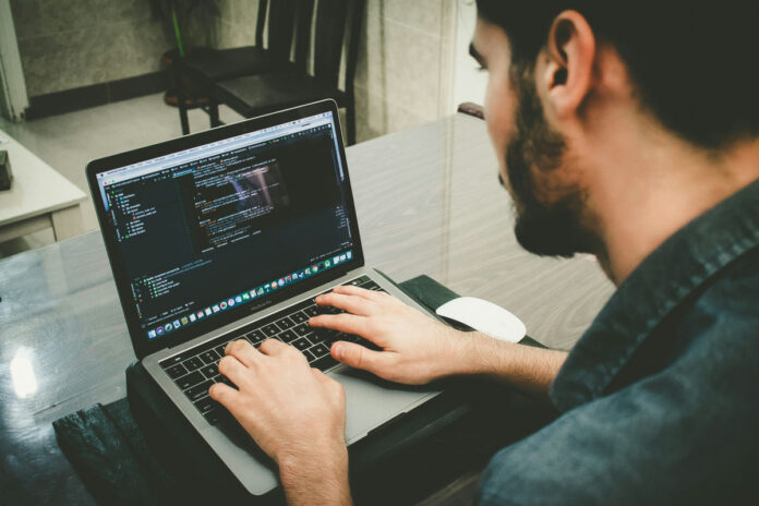 「Node.jsが商標審判に波紋！」
