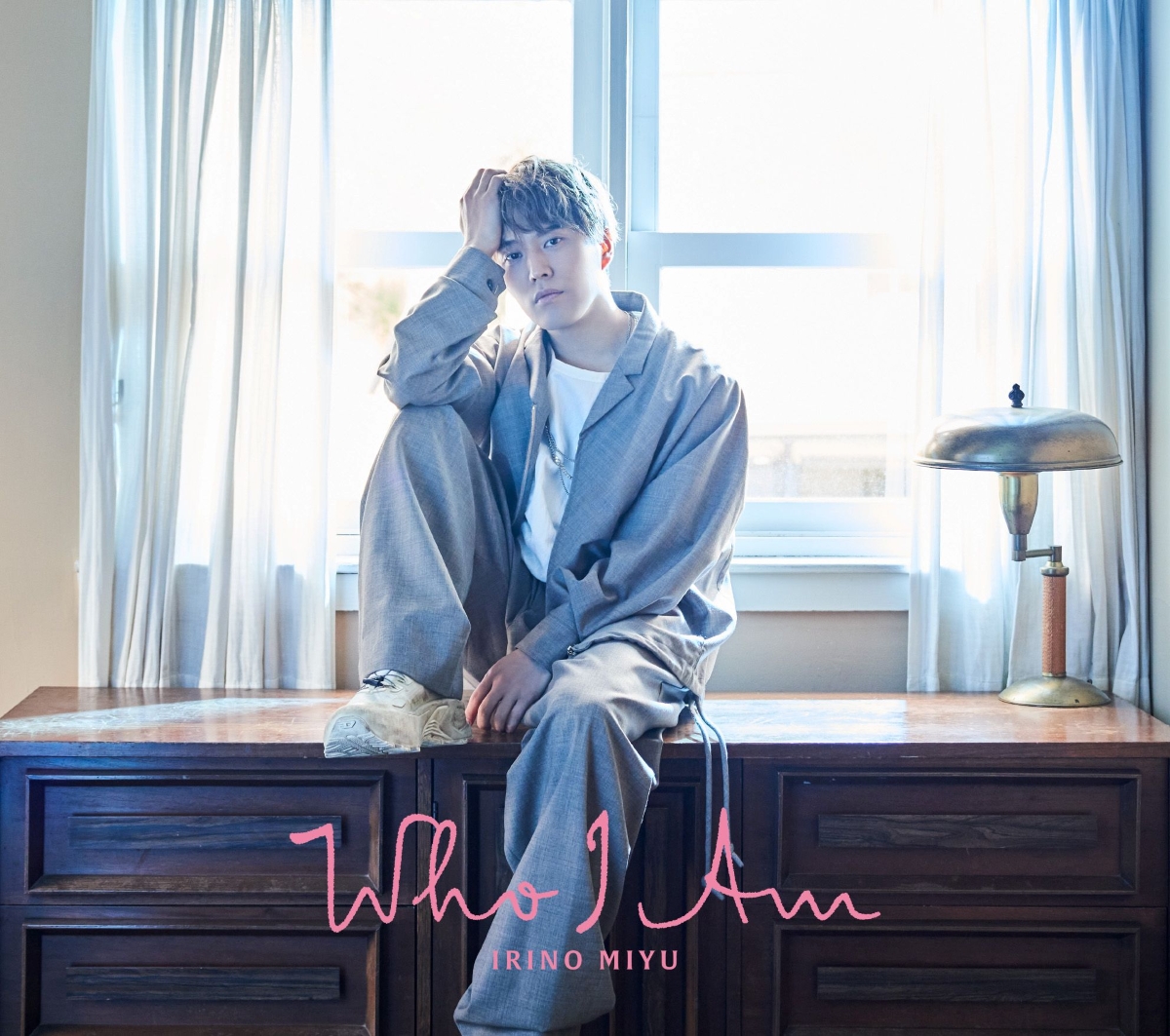 入野自由の新シングル『Who I Am』ジャケット写真