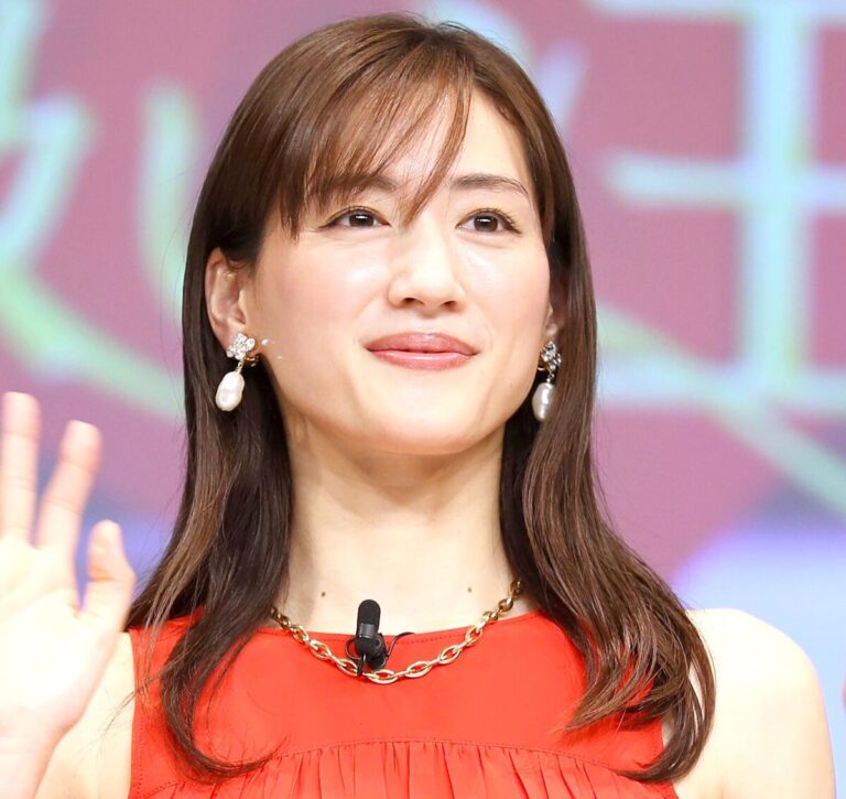 「綾瀬はるか、生放送で驚きの姿！」