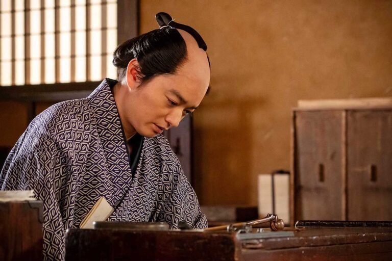 「蔦重の正体と喜三二の筆止まる理由は？」