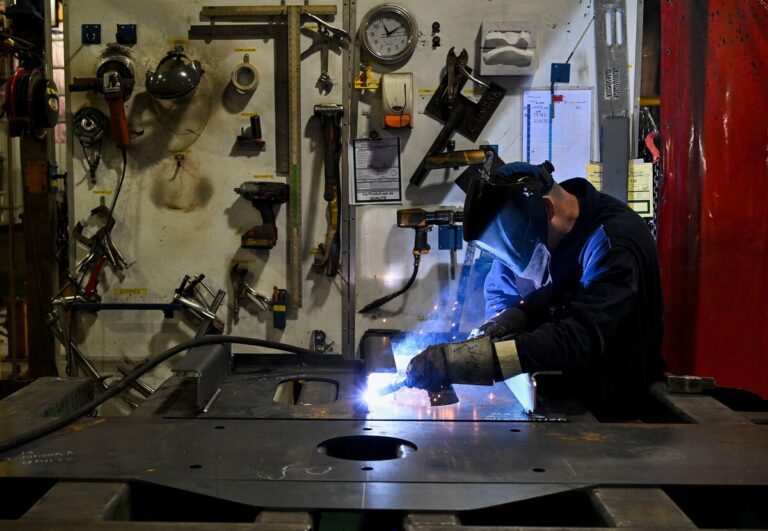 カナダ雇用者数、大幅増加の衝撃！