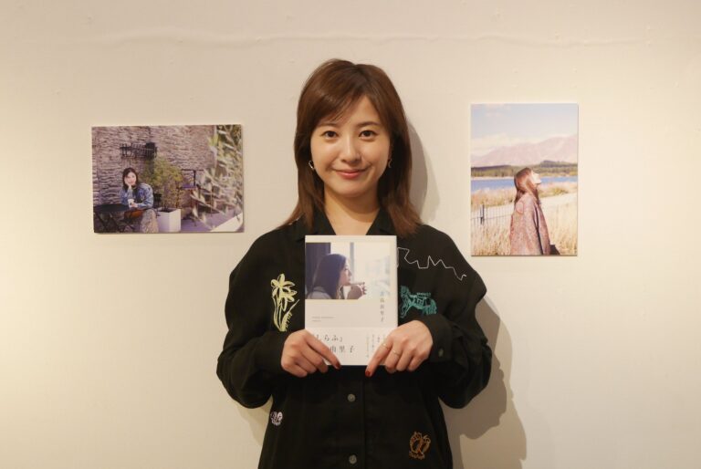 吉高由里子、新著『しらふ』発売イベント盛況！