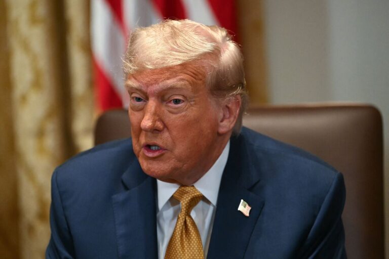 トランプ氏がパウエル議長に辞任要求！