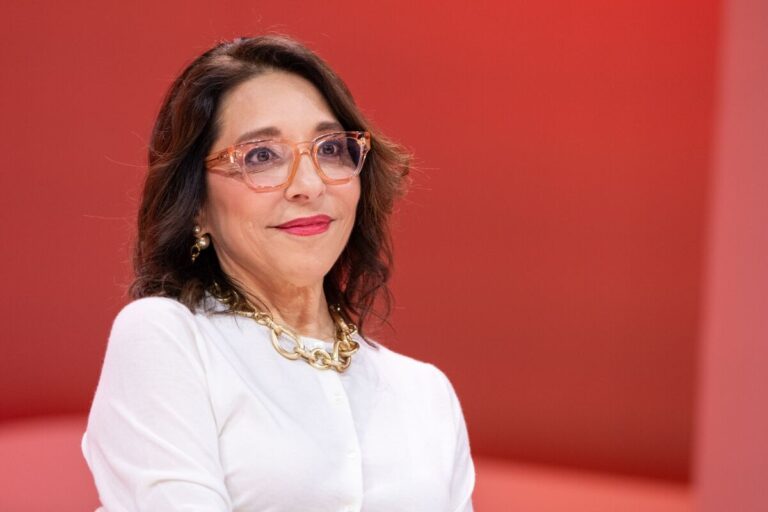 「ヤッカリーノCEO、マスク起用から2年で退任」