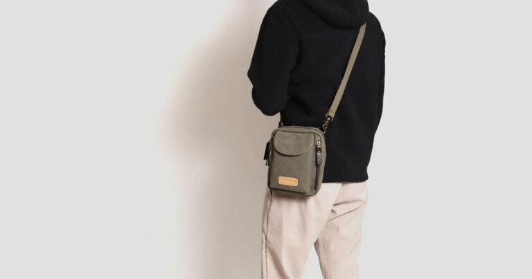 軽量4層ショルダーバッグ、終了間近！