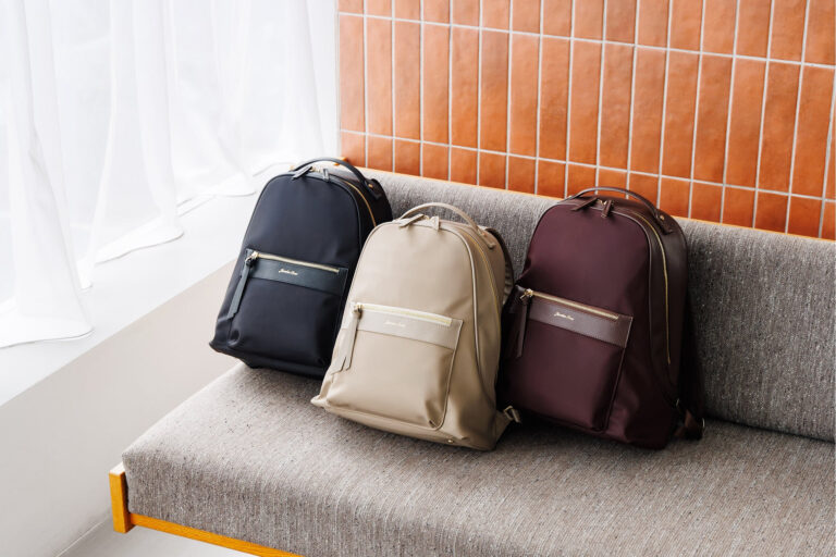 「おしゃれ通勤バッグ！ノートPCも収納」