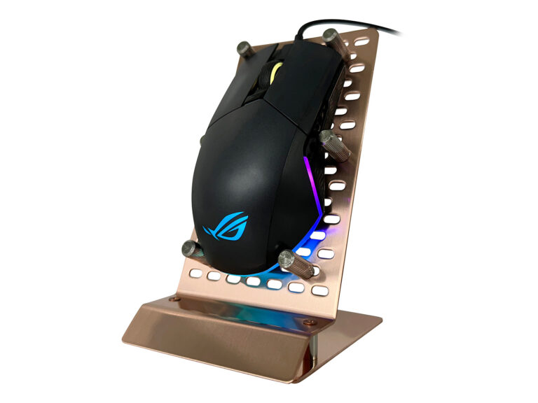 長尾製作所、銅と真鍮のマウスディスプレイ台登場！